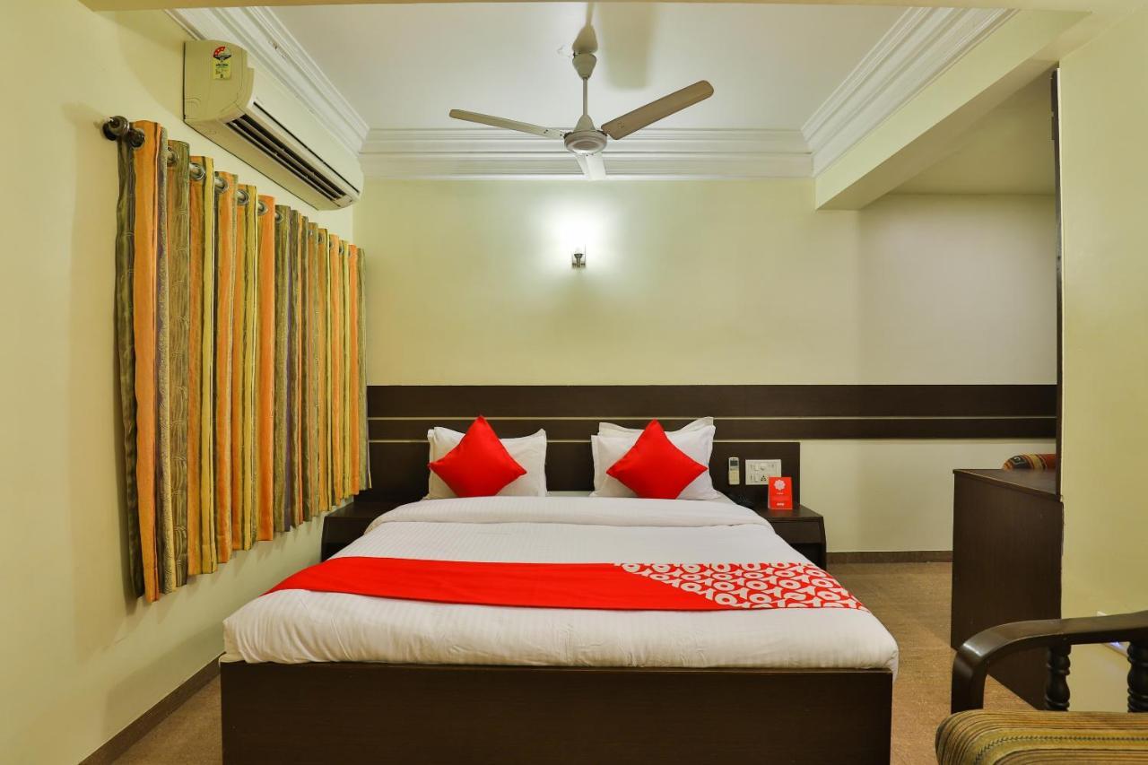 Oyo 17117 Hotel Rainbow Vadodara Dış mekan fotoğraf