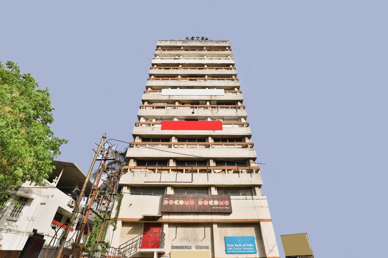Oyo 17117 Hotel Rainbow Vadodara Dış mekan fotoğraf