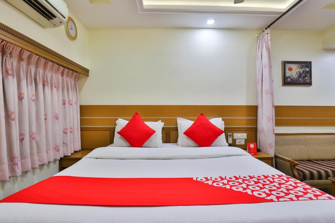 Oyo 17117 Hotel Rainbow Vadodara Dış mekan fotoğraf