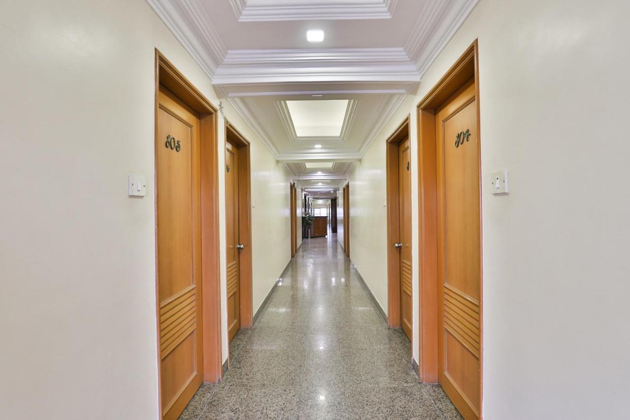 Oyo 17117 Hotel Rainbow Vadodara Dış mekan fotoğraf