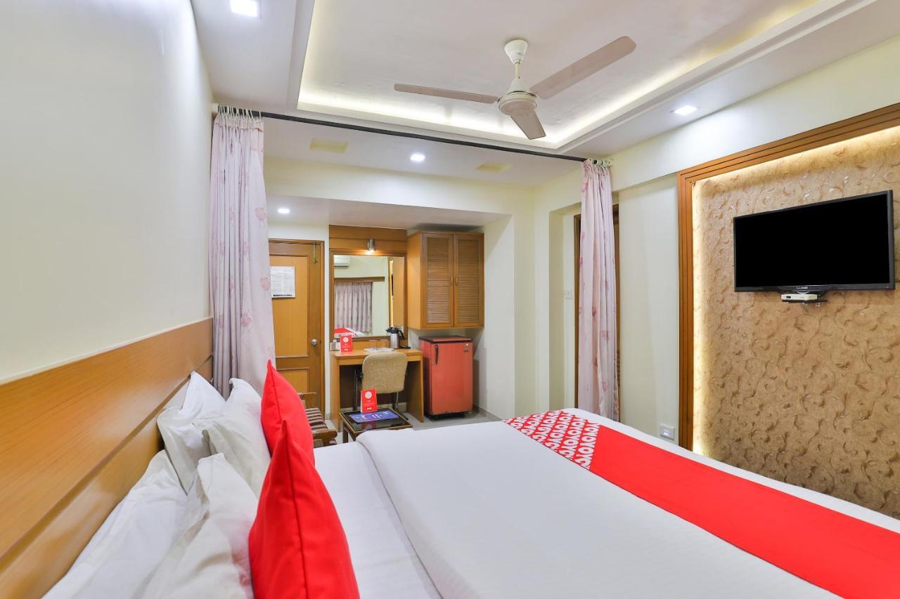 Oyo 17117 Hotel Rainbow Vadodara Dış mekan fotoğraf