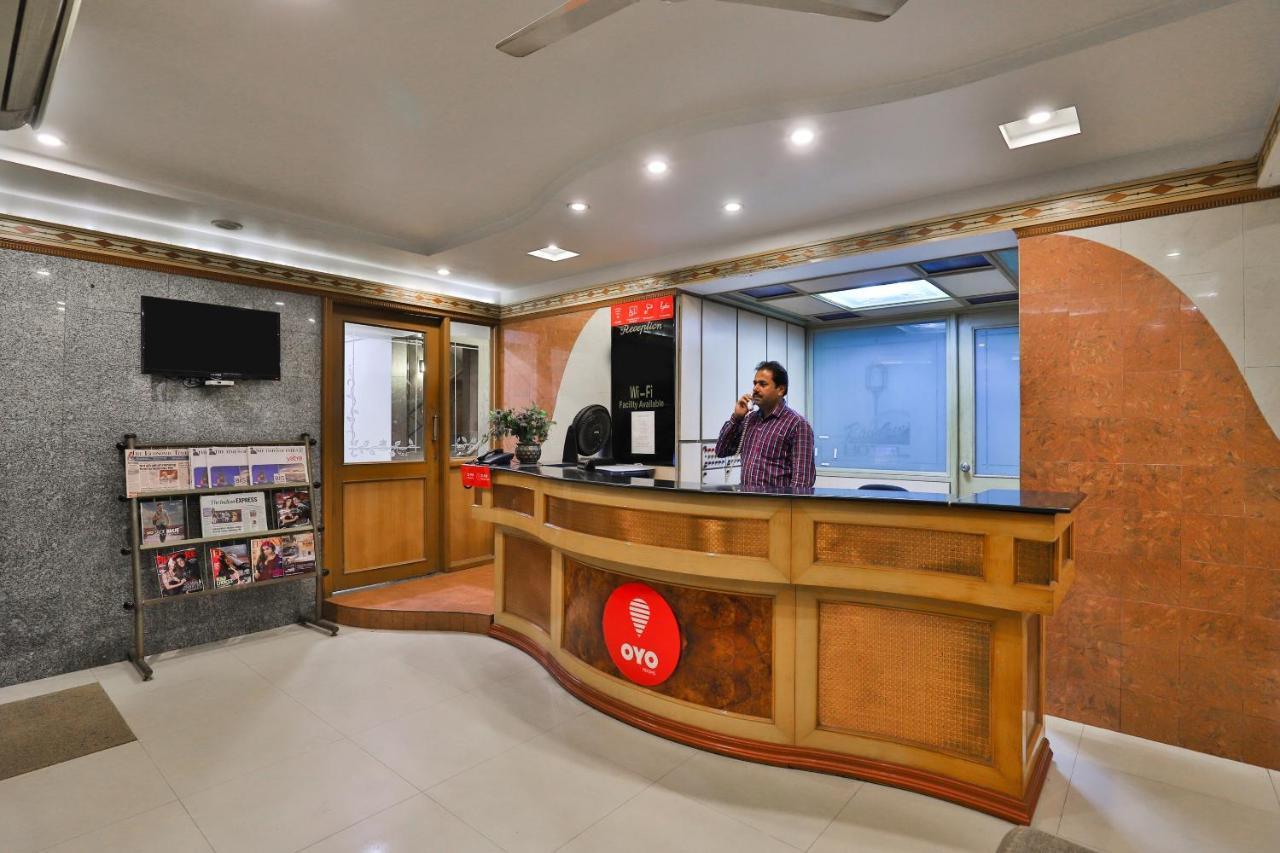 Oyo 17117 Hotel Rainbow Vadodara Dış mekan fotoğraf